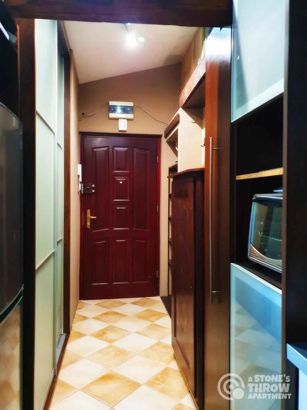 A Stone'S Throw Apartment คราคูฟ ภายนอก รูปภาพ